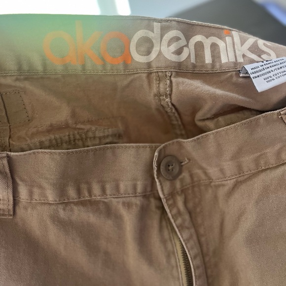 Akademiks cargo shorts - Picture 4 of 4